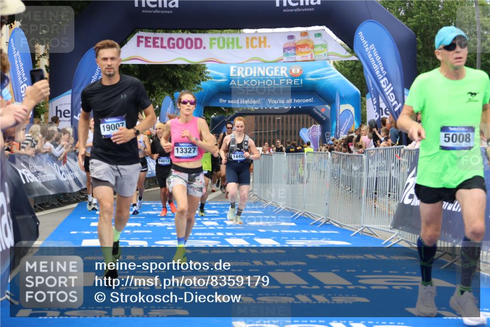 29.06.2025 - hella hamburg halbmarathon Strokosch-Dieckow http://msf.ph/oto/8359179 29.06.2025 10:51:35 Ziel 1335, 5008, 7943, 10691, 13327, 13403, 14012, 14458, 15496, 15899, 19007, 19020 meine-sportfotos.de