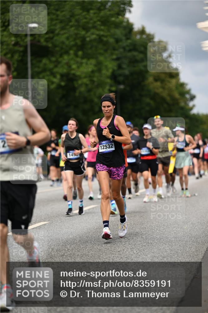 29.06.2025 - hella hamburg halbmarathon Dr. Thomas Lammeyer http://msf.ph/oto/8359191 29.06.2025 10:41:18 Kennedybrücke 56, 1022, 1118, 1253, 1276, 1488, 1490, 1597, 1948, 1952, 2072, 2199, 2552, 2811, 3165, 3230, 3398, 3428, 3714, 3873, 4733, 5224, 5560, 5786, 5789, 6804, 7202, 7235, 7707, 7773, 7823, 8257, 8258, 8315, 8936, 8937, 9054, 9055, 9918, 10024, 10112, 10762, 10798, 10862, 10931 meine-sportfotos.de