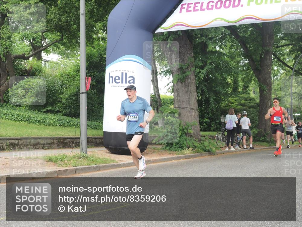 29.06.2025 - hella hamburg halbmarathon KatJ http://msf.ph/oto/8359206 29.06.2025 10:22:19 Zwischen KM18-KM19 7723 meine-sportfotos.de