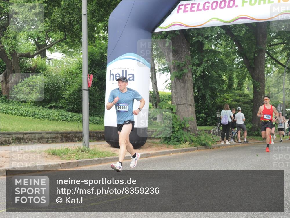 29.06.2025 - hella hamburg halbmarathon KatJ http://msf.ph/oto/8359236 29.06.2025 10:22:19 Zwischen KM18-KM19 7723 meine-sportfotos.de
