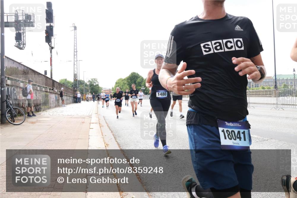 29.06.2025 - hella hamburg halbmarathon Lena Gebhardt http://msf.ph/oto/8359248 29.06.2025 10:14:03 Lombardsbrücke 1480, 18041, 1131, 1194, 1480, 1890, 2055, 2359, 2721, 2904, 2987, 3939, 4001, 4032, 4795, 4962, 5232, 5631, 5719, 6026, 6089, 6287, 6710, 6717, 7209, 7442, 7462, 7913, 7991, 8001, 8057, 8409, 8673, 8892, 9128, 9631, 9845, 9886, 10442, 10443, 10977, 11441, 11987, 12313, 12797, 12928, 12929, 12938, 13285, 13788, 15085, 15482, 15663, 15721, 15722, 15840, 16491, 17439, 17472, 17985, 18041, 18236, 18239 meine-sportfotos.de