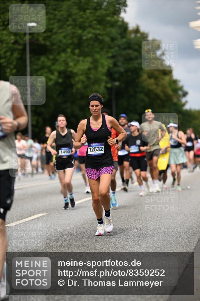 29.06.2025 - hella hamburg halbmarathon Dr. Thomas Lammeyer http://msf.ph/oto/8359252 29.06.2025 10:41:18 Kennedybrücke 56, 1022, 1118, 1253, 1276, 1488, 1490, 1597, 1948, 1952, 2072, 2199, 2552, 2811, 3165, 3230, 3398, 3428, 3714, 3873, 4733, 5224, 5560, 5786, 5789, 6804, 7202, 7235, 7707, 7773, 7823, 8257, 8258, 8315, 8936, 8937, 9054, 9055, 9918, 10024, 10112, 10762, 10798, 10862, 10931 meine-sportfotos.de