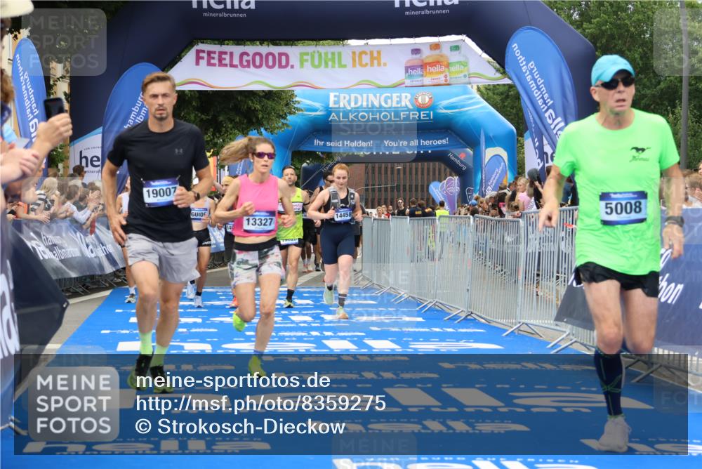 29.06.2025 - hella hamburg halbmarathon Strokosch-Dieckow http://msf.ph/oto/8359275 29.06.2025 10:51:35 Ziel 1335, 5008, 7943, 10691, 13327, 13403, 14012, 14458, 15496, 15899, 19007, 19020 meine-sportfotos.de