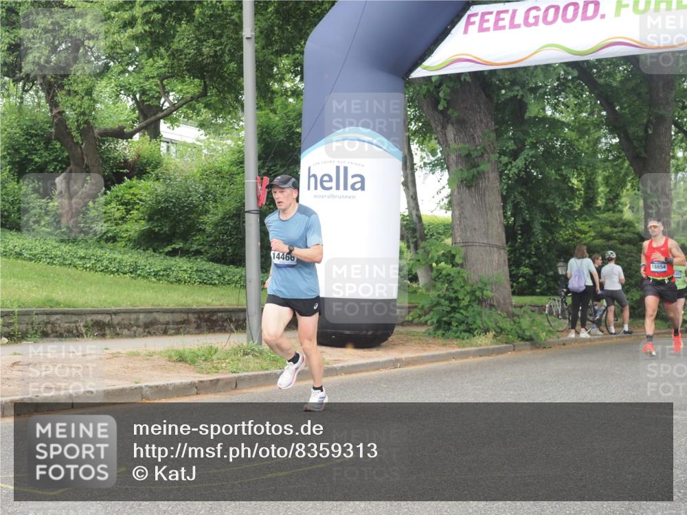29.06.2025 - hella hamburg halbmarathon KatJ http://msf.ph/oto/8359313 29.06.2025 10:22:19 Zwischen KM18-KM19 7723 meine-sportfotos.de