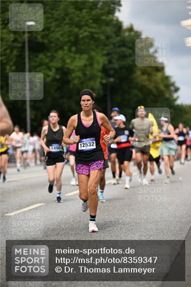 29.06.2025 - hella hamburg halbmarathon Dr. Thomas Lammeyer http://msf.ph/oto/8359347 29.06.2025 10:41:19 Kennedybrücke 56, 1022, 1118, 1253, 1276, 1488, 1490, 1597, 1948, 1952, 2072, 2199, 2552, 2811, 3165, 3230, 3398, 3428, 3714, 3873, 4733, 5146, 5224, 5560, 5786, 6584, 6804, 7202, 7235, 7707, 7773, 7823, 8257, 8258, 8315, 8936, 8937, 9054, 9055, 9918, 10024, 10112, 10476, 10762, 10798, 10862, 10931 meine-sportfotos.de