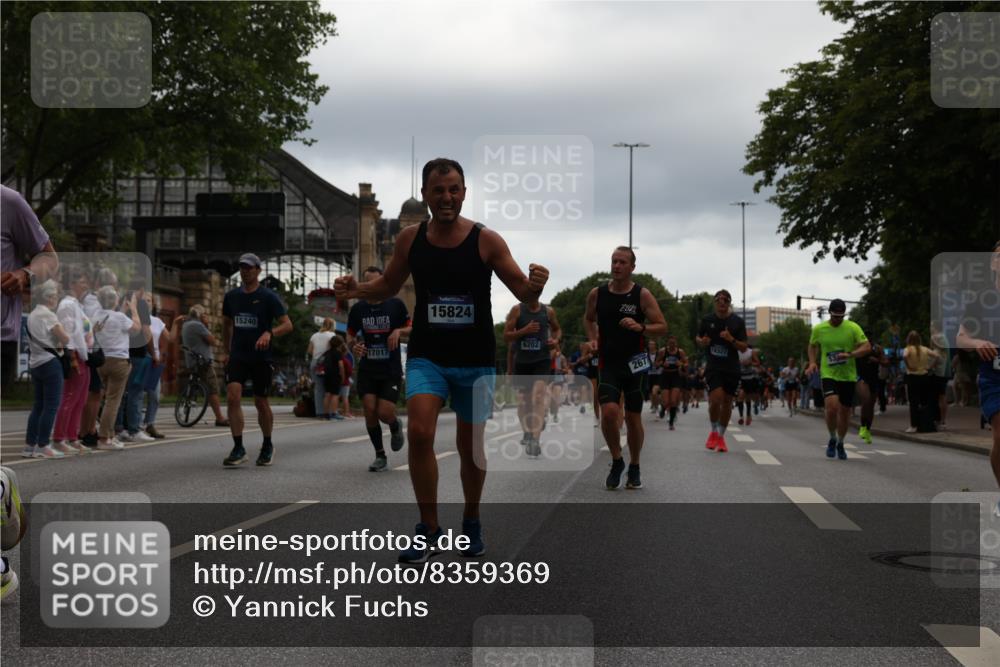 29.06.2025 - hella hamburg halbmarathon Yannick Fuchs http://msf.ph/oto/8359369 29.06.2025 10:53:09 20KM 1285, 1642, 2006, 2348, 2584, 2677, 2957, 2978, 3181, 3279, 3983, 4088, 4592, 5347, 5633, 5885, 6087, 6202, 6208, 6220, 6438, 6636, 6997, 7031, 7223, 7476, 8290, 8929, 9655, 10036, 10759, 10896, 10943, 11935, 11938, 12206, 12261, 12564, 12633, 12862, 13407, 13583, 13761, 14375, 14567, 14631, 14732, 14902, 14965, 15232, 15240, 15263, 15284, 15824, 16160, 16341, 16563, 16910, 16980, 17017, 17346, 17503, 17630, 18153, 18232, 18266, 18327, 18467, 18954, 19015, 19160 meine-sportfotos.de