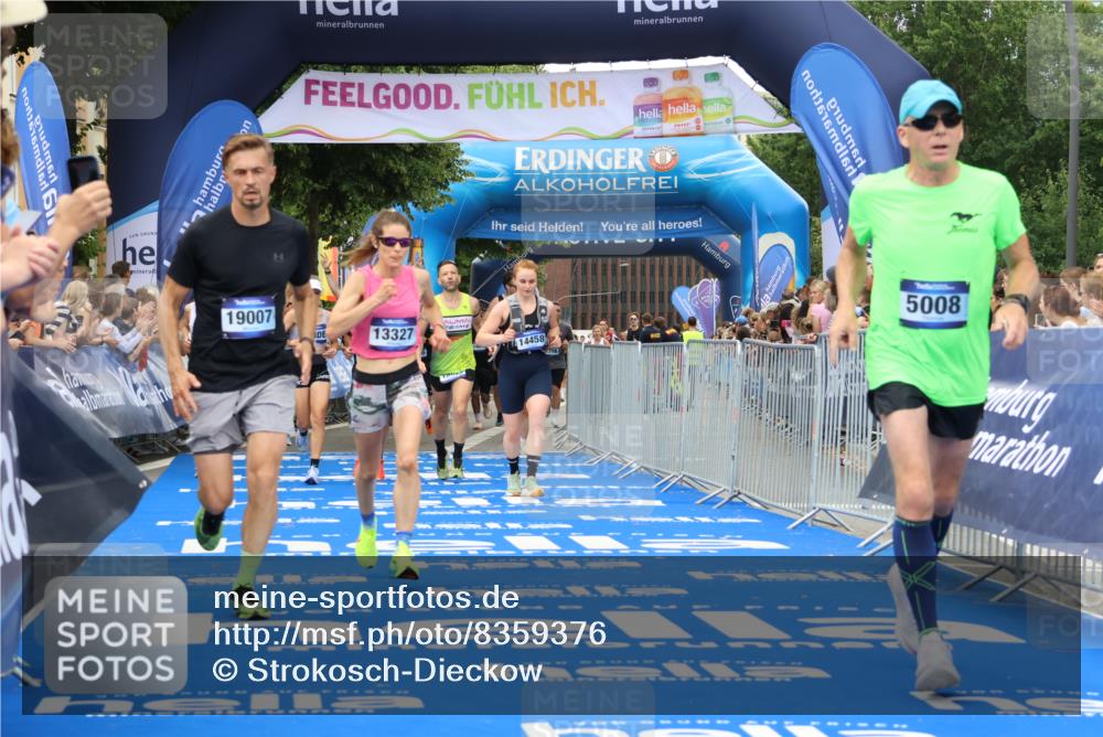 29.06.2025 - hella hamburg halbmarathon Strokosch-Dieckow http://msf.ph/oto/8359376 29.06.2025 10:51:35 Ziel 1335, 5008, 7943, 10691, 13327, 13403, 14012, 14458, 15496, 15899, 19007, 19020 meine-sportfotos.de