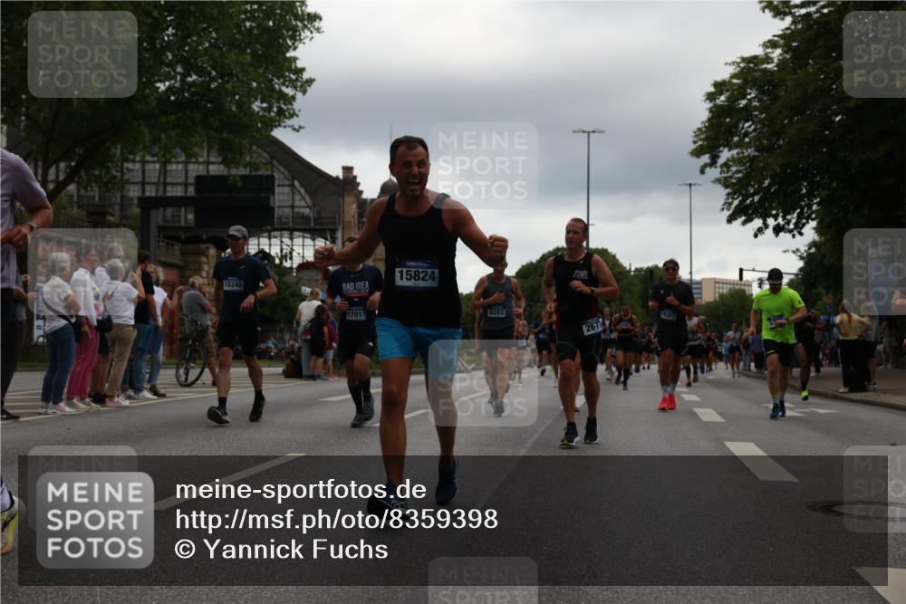 29.06.2025 - hella hamburg halbmarathon Yannick Fuchs http://msf.ph/oto/8359398 29.06.2025 10:53:09 20KM 1285, 1642, 2006, 2348, 2584, 2677, 2957, 2978, 3181, 3279, 3983, 4088, 4592, 5347, 5633, 5885, 6087, 6202, 6208, 6220, 6438, 6636, 6997, 7031, 7223, 7476, 8290, 8929, 9655, 10036, 10759, 10896, 10943, 11935, 11938, 12206, 12261, 12564, 12633, 12862, 13407, 13583, 13761, 14375, 14567, 14631, 14732, 14902, 14965, 15232, 15240, 15263, 15284, 15824, 16160, 16341, 16563, 16910, 16980, 17017, 17346, 17503, 17630, 18153, 18232, 18266, 18327, 18467, 18954, 19015, 19160 meine-sportfotos.de