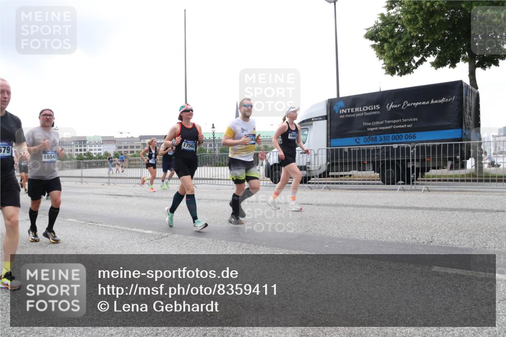 29.06.2025 - hella hamburg halbmarathon Lena Gebhardt http://msf.ph/oto/8359411 29.06.2025 10:48:12 Lombardsbrücke 579, 15541, 17562, 18001, 0048, 530, 000, 066, 1157, 1174, 1175, 1246, 1392, 1618, 1639, 1645, 1701, 1926, 2037, 2163, 2195, 2197, 2418, 2475, 2491, 2545, 2627, 2650, 2756, 2909, 2958, 3049, 3224, 3320, 3468, 3504, 3661, 3679, 3933, 4327, 4588, 4856, 5585, 5781, 5886, 5952, 6143, 7240, 7393, 7394, 7427, 7532, 7916, 8077, 8310, 8461, 8521, 8774, 8948, 9356, 9696, 9697, 9775, 9921, 10145, 10658, 10777, 10794, 11548, 11742, 11781, 11909 meine-sportfotos.de