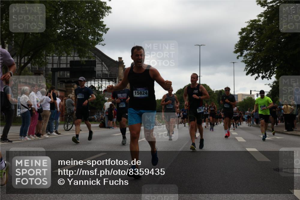 29.06.2025 - hella hamburg halbmarathon Yannick Fuchs http://msf.ph/oto/8359435 29.06.2025 10:53:10 20KM 1285, 1642, 2006, 2348, 2584, 2677, 2957, 2978, 3181, 3279, 3983, 4088, 4592, 5347, 5633, 5885, 6087, 6202, 6208, 6220, 6438, 6636, 6997, 7031, 7223, 7476, 8290, 8929, 9655, 10036, 10759, 10896, 10943, 11935, 11938, 12206, 12261, 12564, 12633, 12862, 13407, 13583, 13761, 14375, 14567, 14631, 14732, 14902, 14965, 15232, 15240, 15263, 15284, 15824, 16160, 16341, 16563, 16910, 16980, 17017, 17346, 17503, 17630, 18153, 18266, 18327, 18467, 18716, 19015, 19160 meine-sportfotos.de