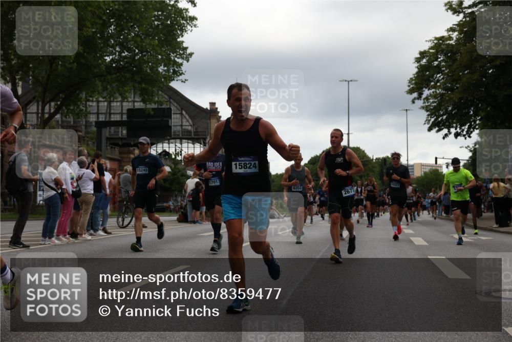 29.06.2025 - hella hamburg halbmarathon Yannick Fuchs http://msf.ph/oto/8359477 29.06.2025 10:53:10 20KM 1285, 1642, 2006, 2348, 2584, 2677, 2957, 2978, 3181, 3279, 3983, 4088, 4592, 5347, 5633, 5885, 6087, 6202, 6208, 6220, 6438, 6636, 6997, 7031, 7223, 7476, 8290, 8929, 9655, 10036, 10759, 10896, 10943, 11935, 11938, 12206, 12261, 12564, 12633, 12862, 13407, 13583, 13761, 14375, 14567, 14631, 14732, 14902, 14965, 15232, 15240, 15263, 15284, 15824, 16160, 16341, 16563, 16910, 16980, 17017, 17346, 17503, 17630, 18153, 18266, 18327, 18467, 18716, 19015, 19160 meine-sportfotos.de
