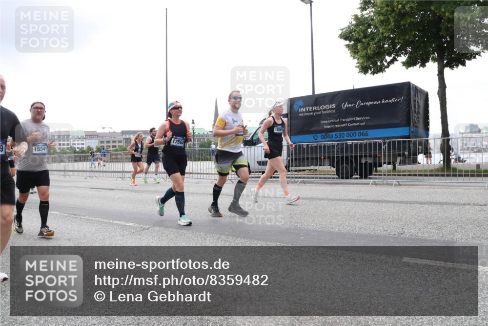29.06.2025 - hella hamburg halbmarathon Lena Gebhardt http://msf.ph/oto/8359482 29.06.2025 10:48:12 Lombardsbrücke 15541, 17562, 18001, 0048, 530, 000, 066, 1157, 1174, 1175, 1246, 1392, 1618, 1639, 1645, 1701, 1926, 2037, 2163, 2195, 2197, 2418, 2475, 2491, 2545, 2627, 2650, 2756, 2909, 2958, 3049, 3224, 3320, 3468, 3504, 3661, 3679, 3933, 4327, 4588, 4856, 5585, 5781, 5886, 5952, 6143, 7240, 7393, 7394, 7427, 7532, 7916, 8077, 8310, 8461, 8521, 8774, 8948, 9356, 9696, 9697, 9775, 9921, 10145, 10658, 10777, 10794, 11548, 11742, 11781, 11909 meine-sportfotos.de