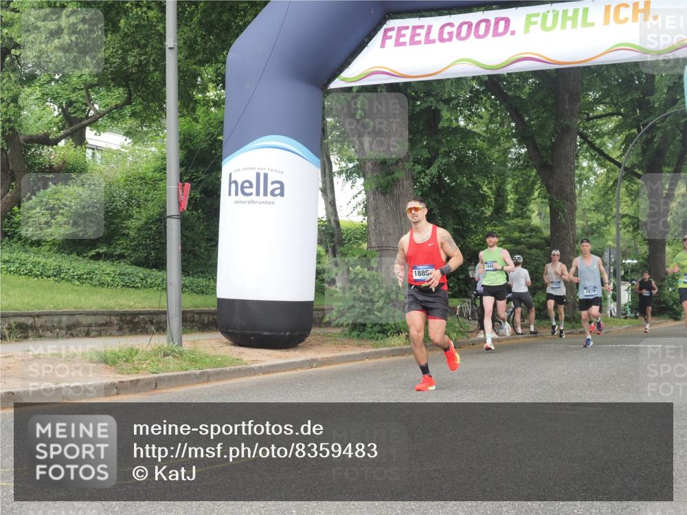 29.06.2025 - hella hamburg halbmarathon KatJ http://msf.ph/oto/8359483 29.06.2025 10:22:21 Zwischen KM18-KM19  meine-sportfotos.de