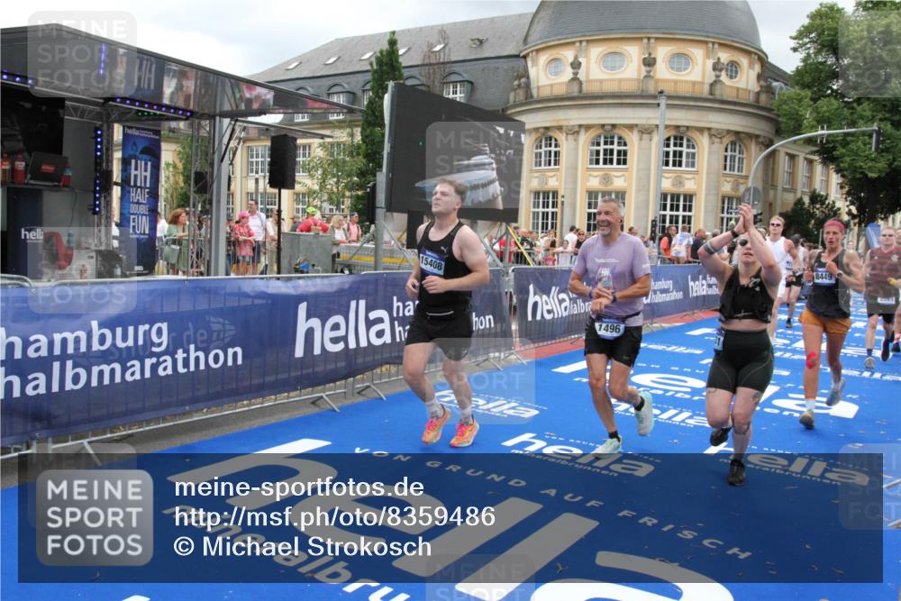 29.06.2025 - hella hamburg halbmarathon Michael Strokosch http://msf.ph/oto/8359486 29.06.2025 10:54:48 Ziel 1125, 1496, 2029, 2561, 3310, 4231, 6587, 7478, 8449, 9227, 10044, 12186, 12489, 13147, 14239, 15389, 15408, 15584, 17231, 17765, 19000 meine-sportfotos.de