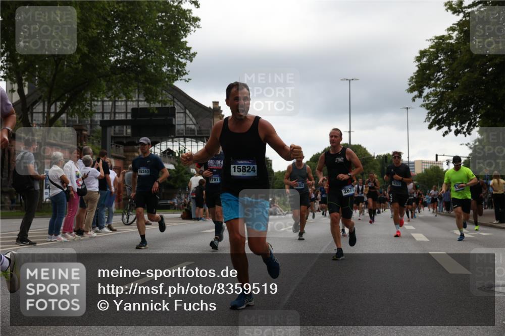 29.06.2025 - hella hamburg halbmarathon Yannick Fuchs http://msf.ph/oto/8359519 29.06.2025 10:53:10 20KM 1285, 1642, 2006, 2348, 2584, 2677, 2957, 2978, 3181, 3279, 3983, 4088, 4592, 5347, 5633, 5885, 6087, 6202, 6208, 6220, 6438, 6636, 6997, 7031, 7223, 7476, 8290, 8929, 9655, 10036, 10759, 10896, 10943, 11935, 11938, 12206, 12261, 12564, 12633, 12862, 13407, 13583, 13761, 14375, 14567, 14631, 14732, 14902, 14965, 15232, 15240, 15263, 15284, 15824, 16160, 16341, 16563, 16910, 16980, 17017, 17346, 17503, 17630, 18153, 18266, 18327, 18467, 18716, 19015, 19160 meine-sportfotos.de