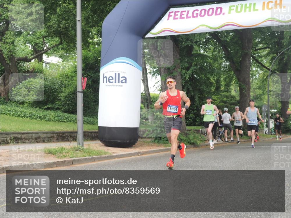 29.06.2025 - hella hamburg halbmarathon KatJ http://msf.ph/oto/8359569 29.06.2025 10:22:21 Zwischen KM18-KM19  meine-sportfotos.de