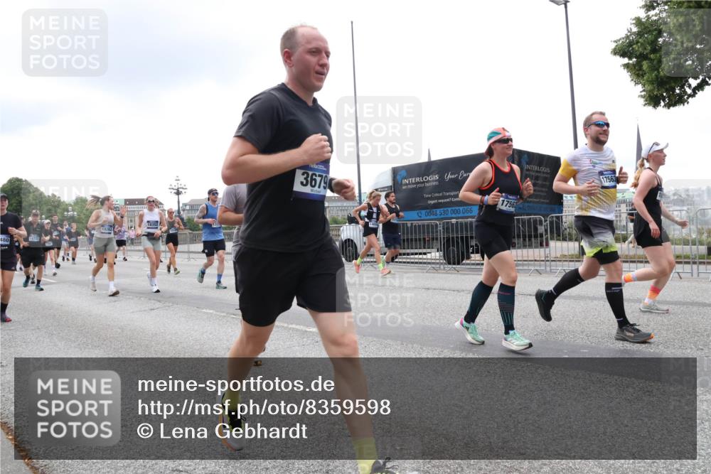 29.06.2025 - hella hamburg halbmarathon Lena Gebhardt http://msf.ph/oto/8359598 29.06.2025 10:48:13 Lombardsbrücke 16722, 480, 18262, 18352, 3679, 0048, 530, 000, 066, 17562, 0048, 530, 000, 066, 17563, 1157, 1174, 1175, 1246, 1392, 1618, 1639, 1645, 1701, 1926, 2037, 2163, 2195, 2197, 2418, 2475, 2491, 2545, 2627, 2650, 2756, 2909, 2958, 3049, 3224, 3320, 3468, 3504, 3661, 3679, 3933, 4327, 4588, 4856, 5585, 5781, 5886, 5952, 6143, 7240, 7393, 7394, 7427, 7532, 7916, 8077, 8310, 8461, 8521, 8774, 8948, 9356, 9696, 9697, 9775, 9921, 10145, 10658, 10777, 10794, 11548, 11742, 11781, 11909 meine-sportfotos.de