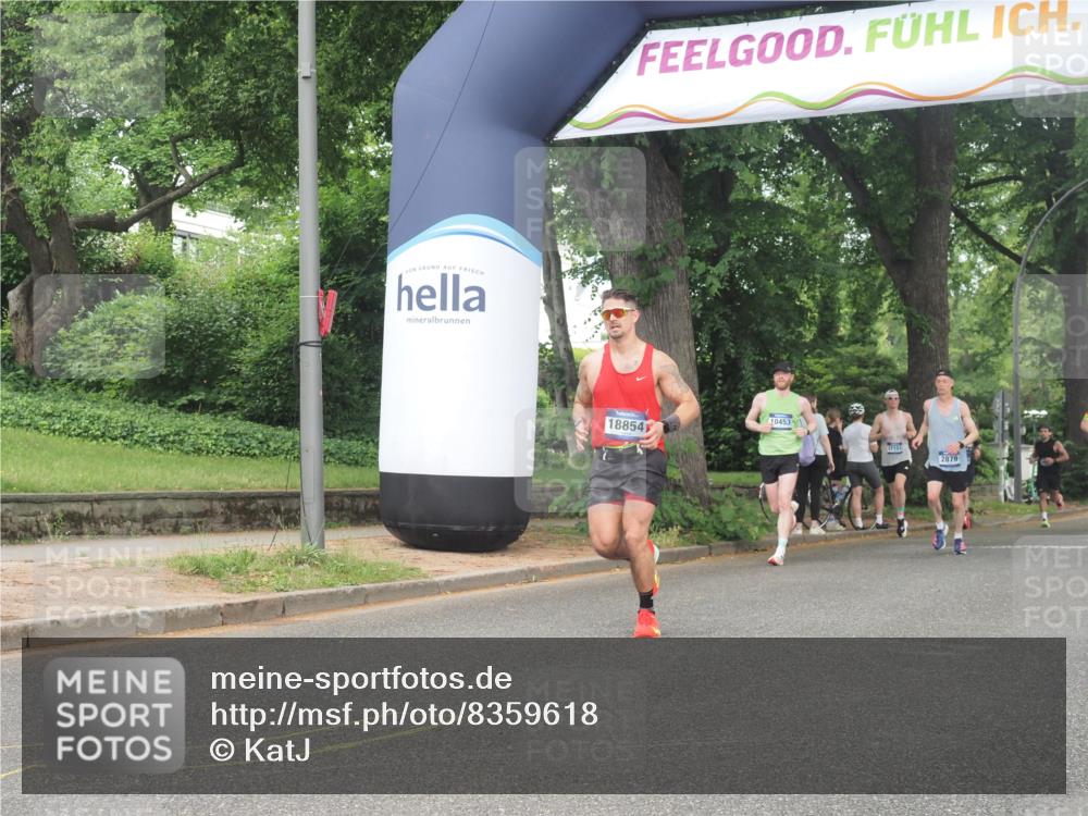 29.06.2025 - hella hamburg halbmarathon KatJ http://msf.ph/oto/8359618 29.06.2025 10:22:21 Zwischen KM18-KM19  meine-sportfotos.de