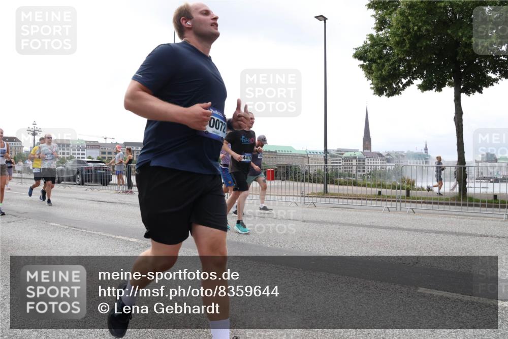29.06.2025 - hella hamburg halbmarathon Lena Gebhardt http://msf.ph/oto/8359644 29.06.2025 10:39:11 Lombardsbrücke 2410, 0072, 4410, 1232, 1390, 1451, 1760, 1856, 1883, 2092, 2524, 2534, 2571, 2574, 2693, 2843, 2893, 2998, 3275, 3307, 3353, 3727, 3745, 3927, 4257, 4320, 4410, 4523, 4603, 4659, 4855, 4882, 4964, 6062, 6112, 6342, 6343, 6611, 6748, 7263, 7341, 7501, 7506, 7524, 7589, 7684, 7815, 8203, 8243, 8367, 8457, 8783, 9393, 9420, 9446, 9708, 9974, 9977, 10001, 10072, 10315, 10512, 10516, 10554, 13060 meine-sportfotos.de
