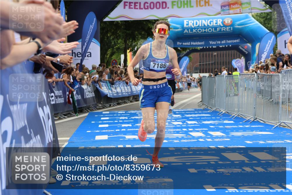 29.06.2025 - hella hamburg halbmarathon Strokosch-Dieckow http://msf.ph/oto/8359673 29.06.2025 10:29:40 Ziel 6781, 7186, 13374, 16818, 18422, 18699, 19204 meine-sportfotos.de