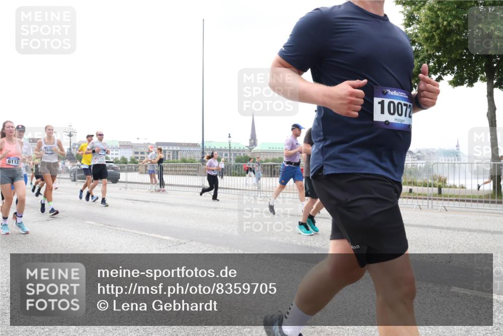 29.06.2025 - hella hamburg halbmarathon Lena Gebhardt http://msf.ph/oto/8359705 29.06.2025 10:39:11 Lombardsbrücke 6112, 168, 10072, 1232, 1390, 1451, 1760, 1856, 1883, 2092, 2524, 2534, 2571, 2574, 2693, 2843, 2893, 2998, 3275, 3307, 3353, 3727, 3745, 3927, 4257, 4320, 4410, 4523, 4603, 4659, 4855, 4882, 4964, 6062, 6112, 6342, 6343, 6611, 6748, 7263, 7341, 7501, 7506, 7524, 7589, 7684, 7815, 8203, 8243, 8367, 8457, 8783, 9393, 9420, 9446, 9708, 9974, 9977, 10001, 10072, 10315, 10512, 10516, 10554, 13060 meine-sportfotos.de