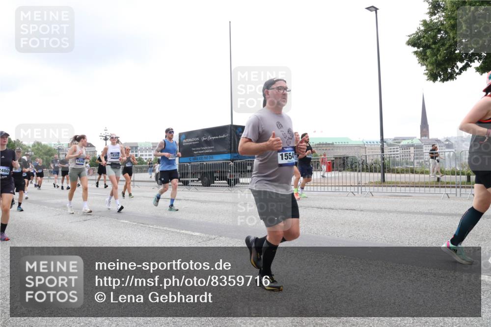 29.06.2025 - hella hamburg halbmarathon Lena Gebhardt http://msf.ph/oto/8359716 29.06.2025 10:48:13 Lombardsbrücke 18262, 2480, 18352, 3377, 0048, 530, 000, 066, 1554, 1157, 1174, 1175, 1246, 1392, 1618, 1639, 1645, 1701, 1926, 2037, 2163, 2195, 2197, 2418, 2475, 2491, 2545, 2627, 2650, 2756, 2909, 2958, 3049, 3224, 3320, 3468, 3504, 3661, 3679, 3933, 4327, 4588, 4856, 5585, 5781, 5886, 5952, 6143, 7240, 7393, 7394, 7427, 7532, 7916, 8077, 8310, 8461, 8521, 8774, 8948, 9356, 9696, 9697, 9775, 9921, 10145, 10658, 10777, 10794, 11548, 11742, 11781, 11909 meine-sportfotos.de