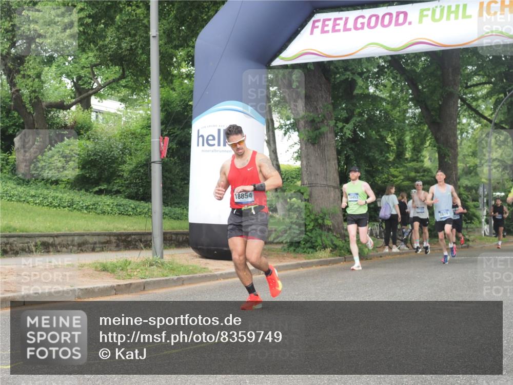 29.06.2025 - hella hamburg halbmarathon KatJ http://msf.ph/oto/8359749 29.06.2025 10:22:22 Zwischen KM18-KM19  meine-sportfotos.de