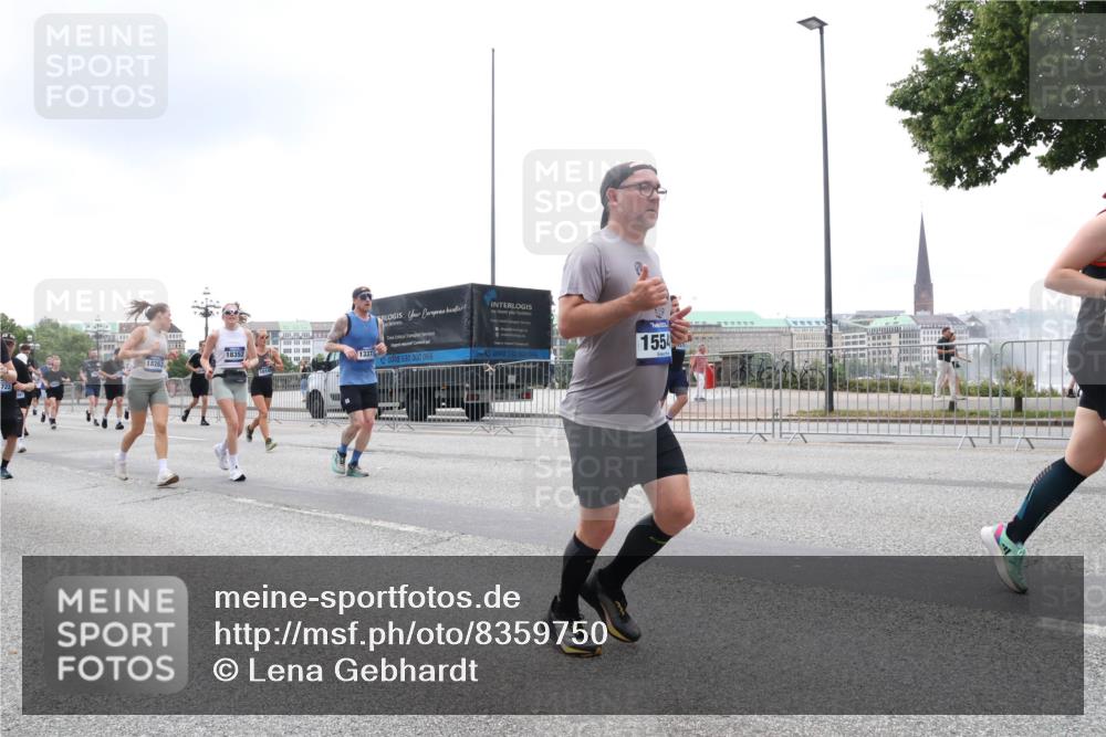 29.06.2025 - hella hamburg halbmarathon Lena Gebhardt http://msf.ph/oto/8359750 29.06.2025 10:48:13 Lombardsbrücke 18352, 18262, 1337, 10145, 0018, 530, 000, 066, 1554, 1157, 1174, 1175, 1246, 1392, 1618, 1639, 1645, 1701, 1926, 2037, 2163, 2195, 2197, 2418, 2475, 2491, 2545, 2627, 2650, 2756, 2909, 2958, 3049, 3224, 3320, 3468, 3504, 3661, 3679, 3933, 4327, 4588, 4856, 5585, 5781, 5886, 5952, 6143, 7240, 7393, 7394, 7427, 7532, 7916, 8077, 8310, 8461, 8521, 8774, 8948, 9356, 9696, 9697, 9775, 9921, 10145, 10658, 10777, 10794, 11548, 11742, 11781, 11909 meine-sportfotos.de