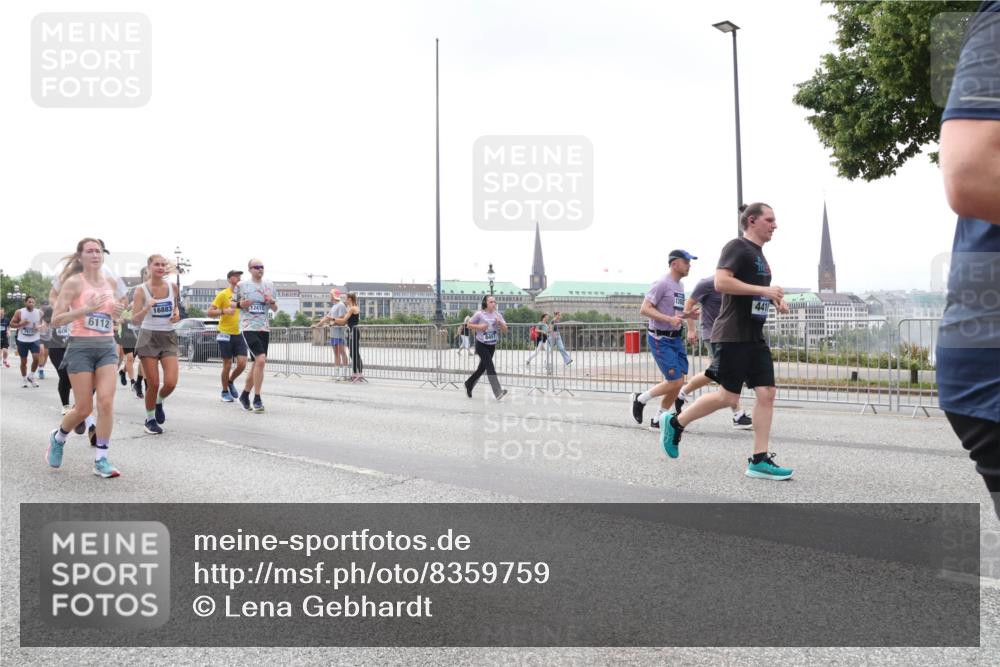 29.06.2025 - hella hamburg halbmarathon Lena Gebhardt http://msf.ph/oto/8359759 29.06.2025 10:39:11 Lombardsbrücke 6112, 16883, 12410, 441, 1232, 1390, 1451, 1760, 1856, 1883, 2092, 2524, 2534, 2571, 2574, 2693, 2843, 2893, 2998, 3275, 3307, 3353, 3727, 3745, 3927, 4257, 4320, 4410, 4523, 4603, 4659, 4855, 4882, 4964, 6062, 6112, 6342, 6343, 6611, 6748, 7263, 7341, 7501, 7506, 7524, 7589, 7684, 7815, 8203, 8243, 8367, 8457, 8783, 9393, 9420, 9446, 9708, 9974, 9977, 10001, 10072, 10315, 10512, 10516, 10554, 13060 meine-sportfotos.de
