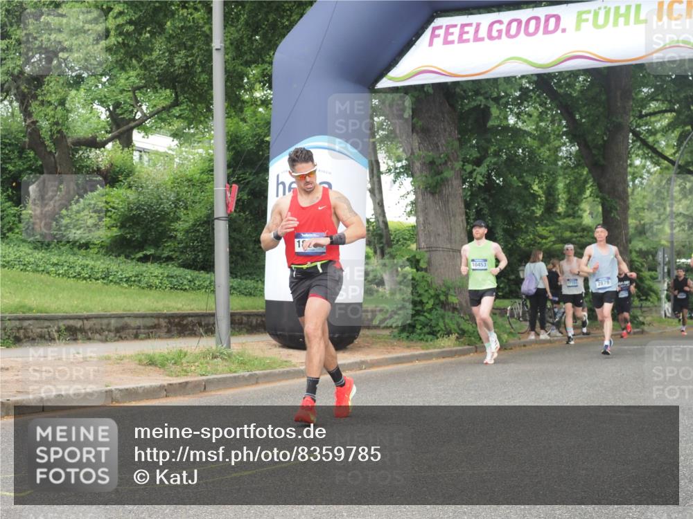 29.06.2025 - hella hamburg halbmarathon KatJ http://msf.ph/oto/8359785 29.06.2025 10:22:22 Zwischen KM18-KM19  meine-sportfotos.de