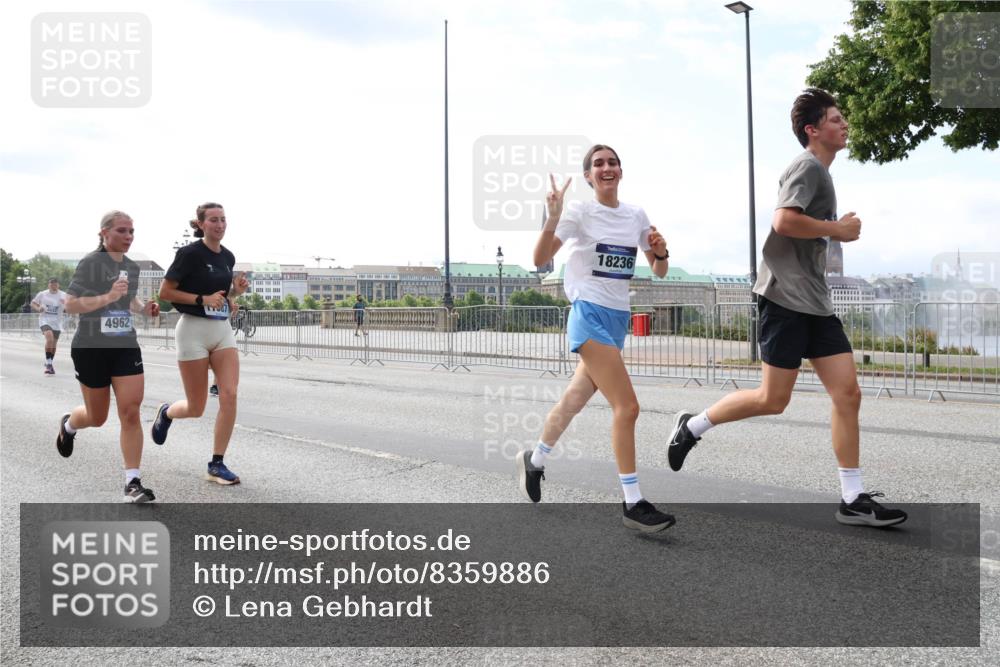 29.06.2025 - hella hamburg halbmarathon Lena Gebhardt http://msf.ph/oto/8359886 29.06.2025 10:14:06 Lombardsbrücke 4037, 4962, 987, 18236, 1131, 1194, 1480, 1890, 2359, 2721, 2904, 2987, 3939, 4001, 4032, 4962, 5232, 5631, 5719, 6026, 6089, 6287, 6710, 7209, 7442, 7462, 7840, 7913, 7991, 8001, 8057, 8409, 8673, 8892, 9631, 9845, 9886, 10442, 10443, 10977, 11441, 11987, 12313, 12797, 12928, 12929, 12938, 13237, 13285, 13788, 14488, 15085, 15482, 15721, 15722, 15840, 16126, 16491, 17439, 17472, 17985, 18041, 18236, 18239 meine-sportfotos.de
