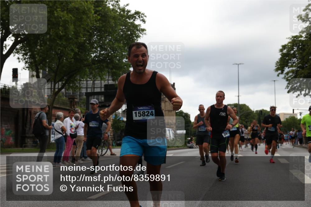 29.06.2025 - hella hamburg halbmarathon Yannick Fuchs http://msf.ph/oto/8359891 29.06.2025 10:53:10 20KM 1285, 1642, 2006, 2348, 2584, 2677, 2957, 2978, 3181, 3279, 3983, 4088, 4592, 5347, 5633, 5885, 6087, 6202, 6208, 6220, 6438, 6636, 6997, 7031, 7223, 7476, 8290, 8929, 9655, 10036, 10759, 10896, 10943, 11935, 11938, 12206, 12261, 12564, 12633, 12862, 13407, 13583, 13761, 14375, 14567, 14631, 14732, 14902, 14965, 15232, 15240, 15263, 15284, 15824, 16160, 16341, 16563, 16910, 16980, 17017, 17346, 17503, 17630, 18153, 18266, 18327, 18467, 18716, 19015, 19160 meine-sportfotos.de