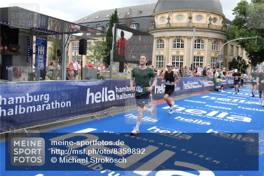 29.06.2025 - hella hamburg halbmarathon Michael Strokosch http://msf.ph/oto/8359892 29.06.2025 10:54:53 Ziel 1506, 2029, 4231, 6587, 9227, 10044, 12186, 14660, 16623, 16868, 17261 meine-sportfotos.de