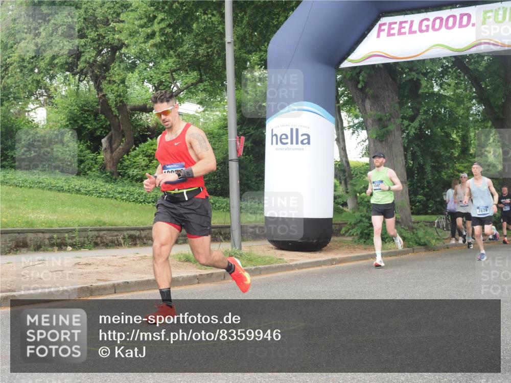 29.06.2025 - hella hamburg halbmarathon KatJ http://msf.ph/oto/8359946 29.06.2025 10:22:22 Zwischen KM18-KM19  meine-sportfotos.de