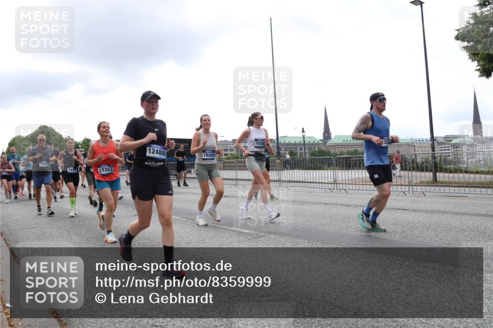 29.06.2025 - hella hamburg halbmarathon Lena Gebhardt http://msf.ph/oto/8359999 29.06.2025 10:48:15 Lombardsbrücke 12480, 1701, 2418, 15357, 18352, 1337, 18262, 1157, 1174, 1175, 1246, 1392, 1618, 1639, 1645, 1701, 2037, 2163, 2195, 2197, 2418, 2475, 2491, 2545, 2627, 2650, 2756, 2909, 2958, 3049, 3224, 3320, 3468, 3504, 3661, 3679, 3933, 4327, 4588, 4856, 5585, 5781, 5886, 5952, 6143, 7240, 7393, 7394, 7427, 7532, 7916, 8077, 8310, 8461, 8521, 8774, 8948, 9356, 9696, 9697, 9775, 9921, 10059, 10145, 10658, 10777, 10794, 11548, 11742, 11781, 15715 meine-sportfotos.de