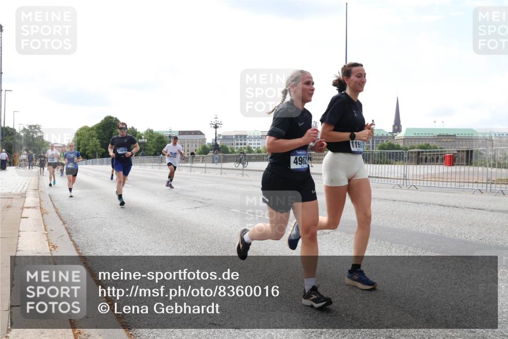 29.06.2025 - hella hamburg halbmarathon Lena Gebhardt http://msf.ph/oto/8360016 29.06.2025 10:14:06 Lombardsbrücke 13788, 15840, 4962, 119, 1131, 1194, 1480, 1890, 2359, 2721, 2904, 2987, 3939, 4001, 4032, 4962, 5232, 5631, 5719, 6026, 6089, 6287, 6710, 7209, 7442, 7462, 7840, 7913, 7991, 8001, 8057, 8409, 8673, 8892, 9631, 9845, 9886, 10442, 10443, 10977, 11441, 11987, 12313, 12797, 12928, 12929, 12938, 13237, 13285, 13788, 14488, 15085, 15482, 15721, 15722, 15840, 16126, 16491, 17439, 17472, 17985, 18041, 18236, 18239 meine-sportfotos.de