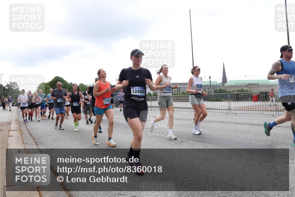 29.06.2025 - hella hamburg halbmarathon Lena Gebhardt http://msf.ph/oto/8360018 29.06.2025 10:48:15 Lombardsbrücke 133, 12480, 18262, 18352, 7563, 1701, 1732, 2418, 781, 15357, 1157, 1174, 1175, 1246, 1392, 1618, 1639, 1645, 1701, 2037, 2163, 2195, 2197, 2418, 2475, 2491, 2545, 2627, 2650, 2756, 2909, 2958, 3049, 3224, 3320, 3468, 3504, 3661, 3679, 3933, 4327, 4588, 4856, 5585, 5781, 5886, 5952, 6143, 7240, 7393, 7394, 7427, 7532, 7916, 8077, 8310, 8461, 8521, 8774, 8948, 9356, 9696, 9697, 9775, 9921, 10059, 10145, 10658, 10777, 10794, 11548, 11742, 11781, 15715 meine-sportfotos.de