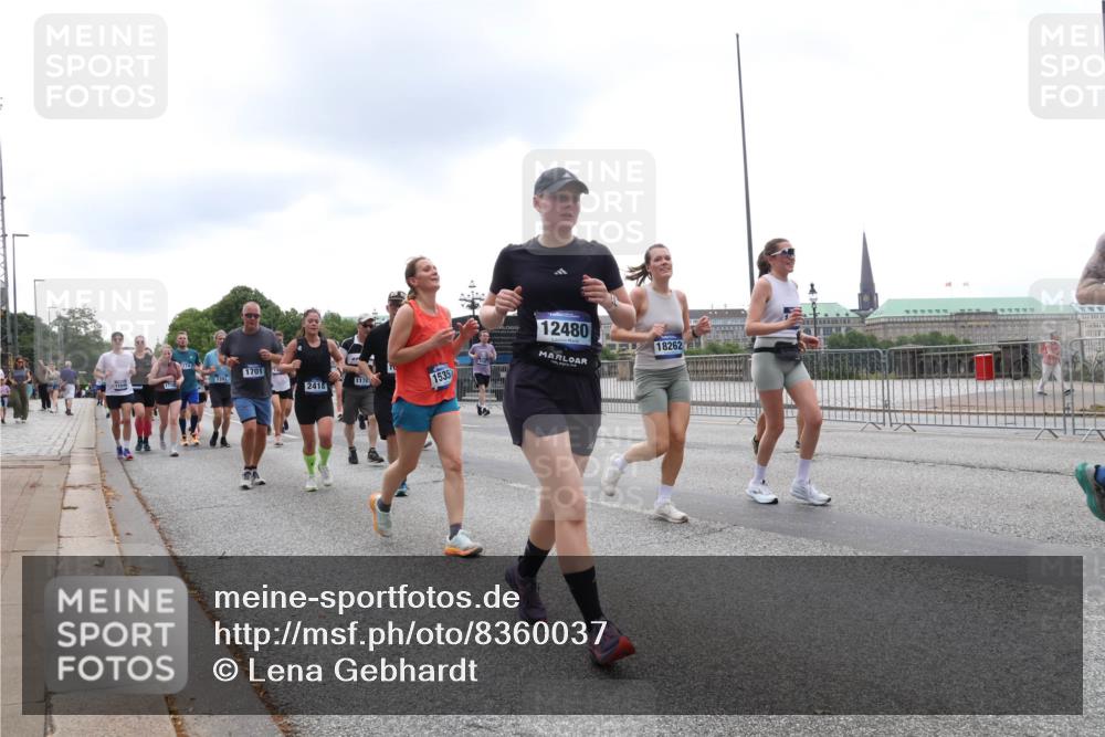29.06.2025 - hella hamburg halbmarathon Lena Gebhardt http://msf.ph/oto/8360037 29.06.2025 10:48:15 Lombardsbrücke 1701, 1154, 7393, 1732, 2418, 1178, 15357, 12480, 18262, 1157, 1174, 1175, 1246, 1392, 1618, 1639, 1645, 1701, 2037, 2163, 2195, 2197, 2418, 2475, 2491, 2545, 2627, 2650, 2756, 2909, 2958, 3049, 3224, 3320, 3468, 3504, 3661, 3679, 3933, 4327, 4588, 4856, 5585, 5781, 5886, 5952, 6143, 7240, 7393, 7394, 7427, 7532, 7916, 8077, 8310, 8461, 8521, 8774, 8948, 9356, 9696, 9697, 9775, 9921, 10059, 10145, 10658, 10777, 10794, 11548, 11742, 11781, 15715 meine-sportfotos.de