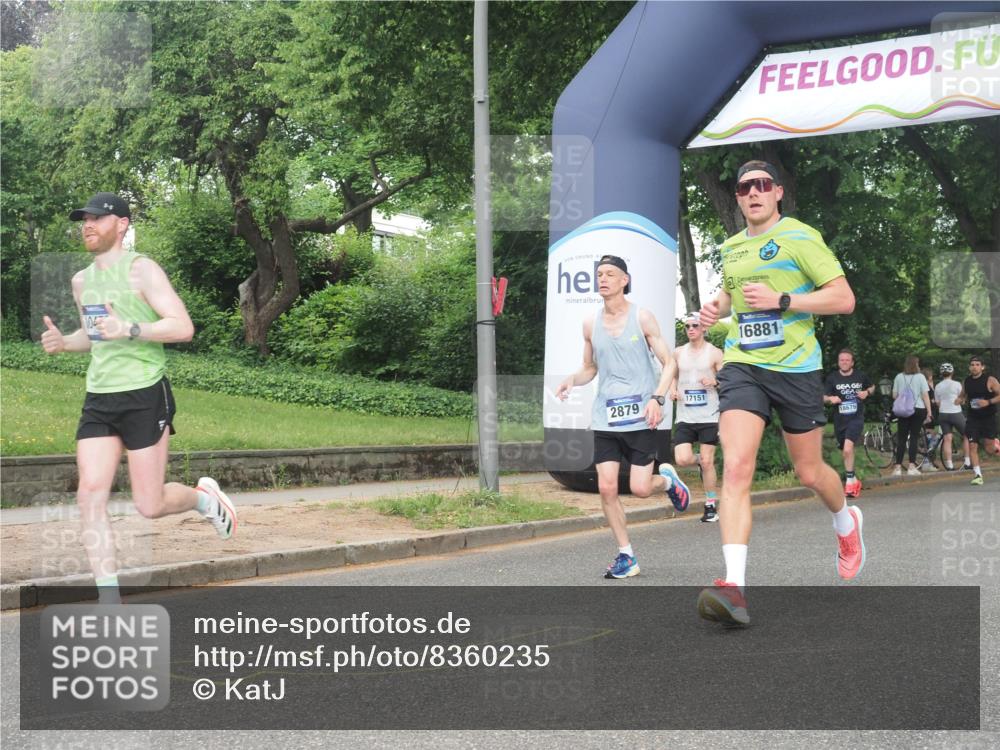 29.06.2025 - hella hamburg halbmarathon KatJ http://msf.ph/oto/8360235 29.06.2025 10:22:24 Zwischen KM18-KM19 2879 meine-sportfotos.de