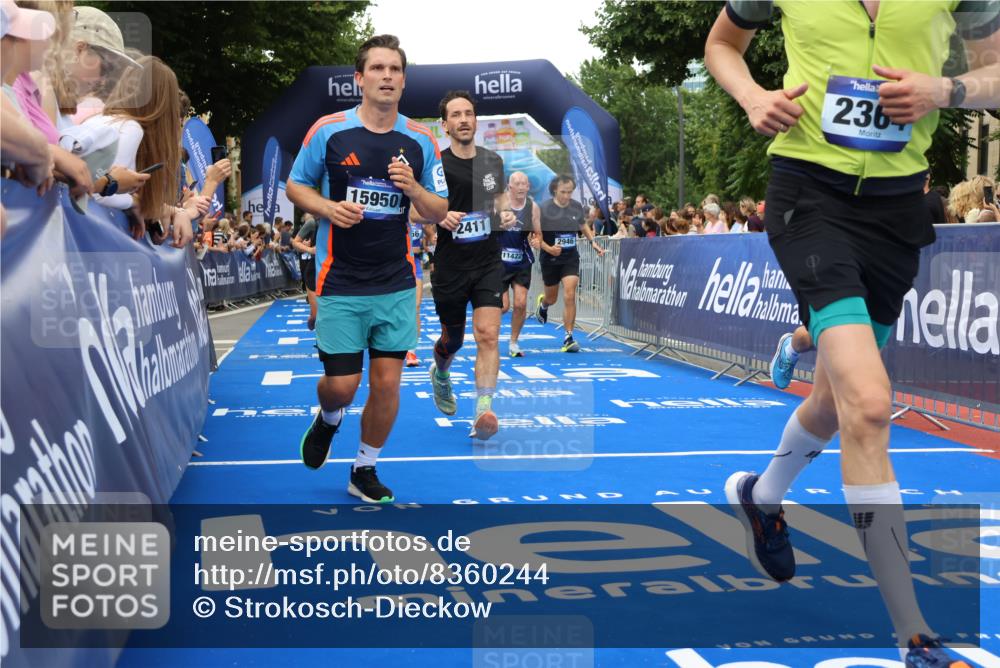 29.06.2025 - hella hamburg halbmarathon Strokosch-Dieckow http://msf.ph/oto/8360244 29.06.2025 10:51:23 Ziel 1335, 1817, 2364, 2411, 2636, 2718, 2946, 4814, 5820, 6657, 6776, 7943, 8316, 8989, 9214, 9656, 10480, 10667, 11124, 11422, 12016, 13047, 13403, 13792, 14865, 14994, 15871, 15950, 16357, 17131, 18019, 18489 meine-sportfotos.de