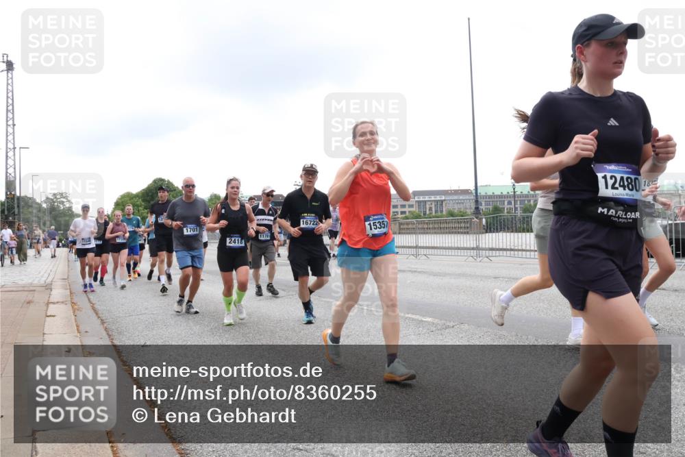 29.06.2025 - hella hamburg halbmarathon Lena Gebhardt http://msf.ph/oto/8360255 29.06.2025 10:48:16 Lombardsbrücke 1154817, 17325, 174, 1701, 2418, 16722, 11781, 15357, 12480, 182, 1157, 1174, 1175, 1246, 1392, 1618, 1645, 1701, 2037, 2163, 2195, 2197, 2418, 2475, 2491, 2545, 2627, 2650, 2756, 2909, 2958, 3049, 3224, 3320, 3468, 3504, 3661, 3679, 3933, 4327, 4588, 4856, 5585, 5781, 5886, 5952, 6143, 7240, 7393, 7394, 7427, 7532, 7916, 8077, 8310, 8461, 8521, 8774, 8948, 9356, 9696, 9697, 9775, 9921, 10059, 10145, 10658, 10777, 10794, 11548, 11742, 11781, 15715 meine-sportfotos.de