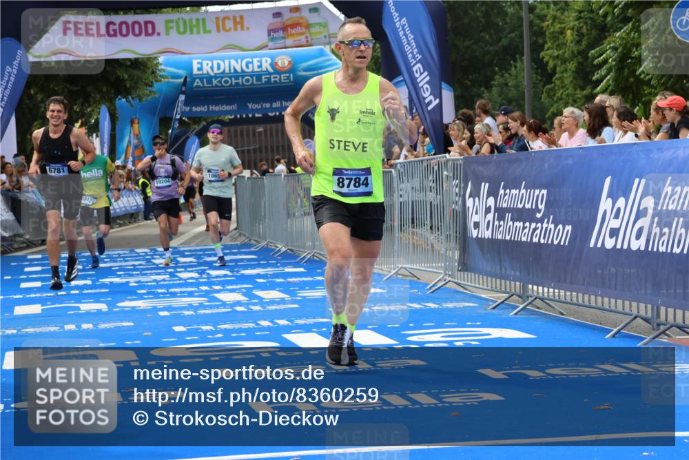 29.06.2025 - hella hamburg halbmarathon Strokosch-Dieckow http://msf.ph/oto/8360259 29.06.2025 10:29:33 Ziel 2021, 2180, 6781, 7186, 8784, 9137, 10790, 16118, 16818, 17197, 18422, 18699, 19204 meine-sportfotos.de