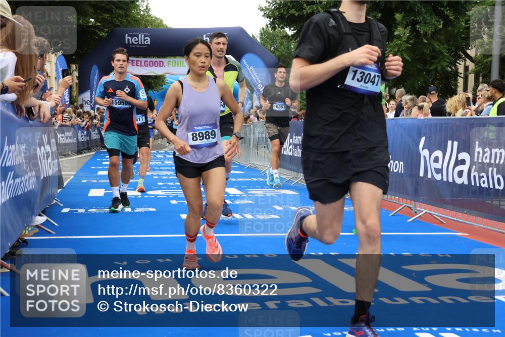 29.06.2025 - hella hamburg halbmarathon Strokosch-Dieckow http://msf.ph/oto/8360322 29.06.2025 10:51:22 Ziel 1461, 1817, 2364, 2411, 2636, 2718, 2946, 4814, 5820, 6657, 6776, 7943, 8316, 8930, 8989, 9214, 9476, 9656, 10480, 10667, 11124, 11422, 12016, 13047, 13403, 13792, 14865, 14994, 15871, 15950, 16357, 17131, 18019, 18489 meine-sportfotos.de