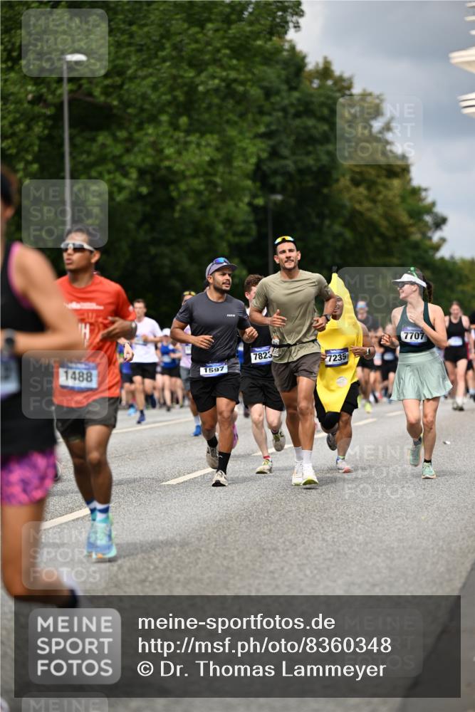 29.06.2025 - hella hamburg halbmarathon Dr. Thomas Lammeyer http://msf.ph/oto/8360348 29.06.2025 10:41:21 Kennedybrücke 56, 1022, 1118, 1253, 1276, 1488, 1490, 1597, 1948, 1952, 2072, 2104, 2199, 2272, 2552, 2811, 3165, 3230, 3398, 3428, 3714, 3873, 4733, 5146, 5224, 5560, 5786, 5940, 6584, 6804, 7202, 7235, 7707, 7823, 8257, 8258, 8315, 8758, 8937, 9054, 9055, 9918, 10024, 10112, 10476, 10762, 10798, 10862, 10931 meine-sportfotos.de