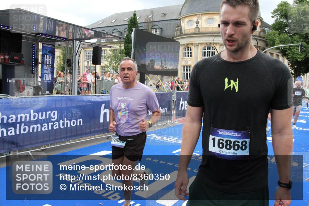 29.06.2025 - hella hamburg halbmarathon Michael Strokosch http://msf.ph/oto/8360350 29.06.2025 10:54:59 Ziel 1327, 1506, 3652, 4616, 5020, 6433, 6994, 8514, 8698, 10266, 13988, 14638, 14660, 14845, 15156, 16047, 16623, 16868, 17261, 18181, 18325 meine-sportfotos.de