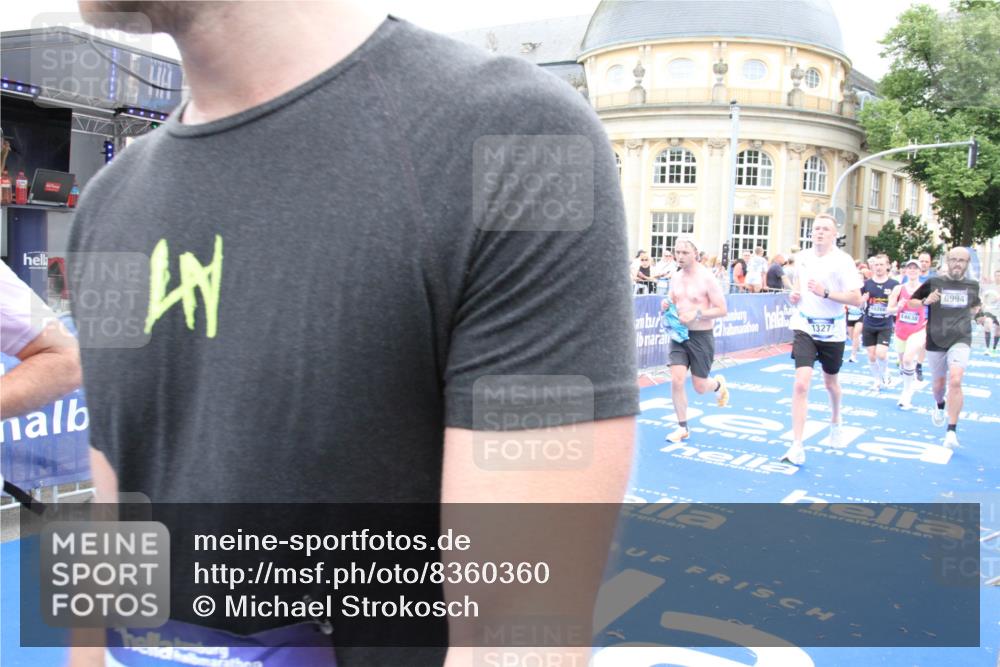 29.06.2025 - hella hamburg halbmarathon Michael Strokosch http://msf.ph/oto/8360360 29.06.2025 10:55:00 Ziel 1327, 1506, 3652, 4249, 4616, 5020, 6433, 6994, 8514, 8698, 10266, 13988, 14638, 14660, 14845, 15156, 16047, 16623, 16868, 18181, 18325 meine-sportfotos.de