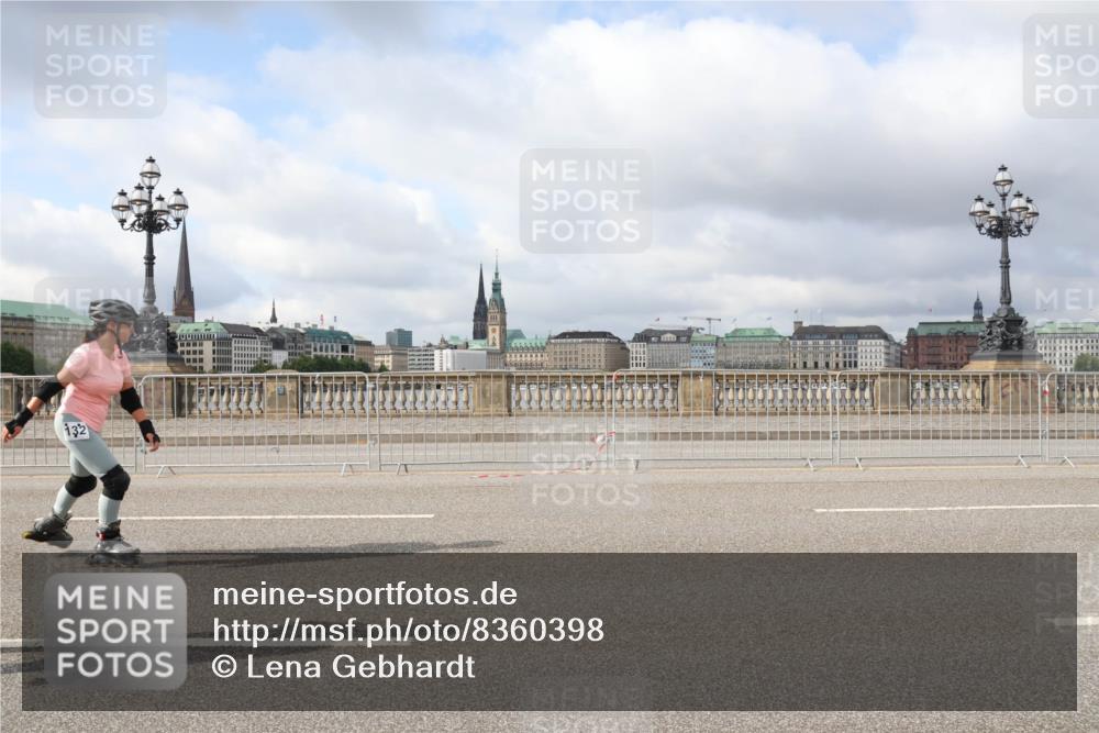 29.06.2025 - hella hamburg halbmarathon Lena Gebhardt http://msf.ph/oto/8360398 29.06.2025 09:09:59 Lombardsbrücke 132 meine-sportfotos.de