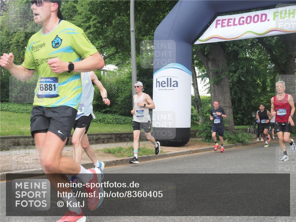 29.06.2025 - hella hamburg halbmarathon KatJ http://msf.ph/oto/8360405 29.06.2025 10:22:25 Zwischen KM18-KM19 2879 meine-sportfotos.de