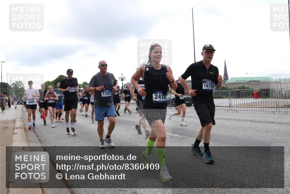 29.06.2025 - hella hamburg halbmarathon Lena Gebhardt http://msf.ph/oto/8360409 29.06.2025 10:48:17 Lombardsbrücke 11548, 17325, 1174, 12104, 1701, 16141, 4327, 3504, 2418, 16722, 1157, 1174, 1175, 1392, 1618, 1645, 1701, 2037, 2163, 2195, 2197, 2418, 2475, 2491, 2545, 2627, 2650, 2756, 2909, 2958, 3049, 3224, 3320, 3468, 3504, 3661, 3679, 3933, 4327, 4588, 4856, 5585, 5781, 5886, 5952, 6143, 7240, 7393, 7394, 7427, 7532, 7916, 8077, 8310, 8461, 8521, 8774, 8948, 9356, 9696, 9697, 9775, 9787, 9921, 10059, 10145, 10777, 10794, 11548, 11742, 11781, 13814, 15715 meine-sportfotos.de