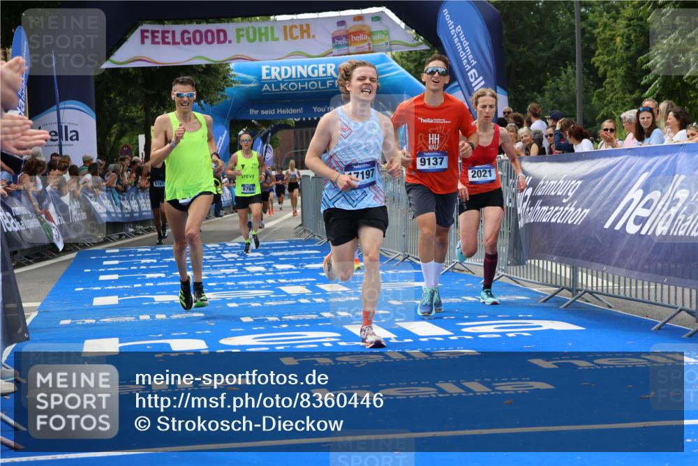 29.06.2025 - hella hamburg halbmarathon Strokosch-Dieckow http://msf.ph/oto/8360446 29.06.2025 10:29:29 Ziel 2021, 2180, 6781, 8784, 9137, 10156, 10790, 12234, 13838, 15880, 16118, 17197, 18422, 18699, 18737, 19203, 19204 meine-sportfotos.de